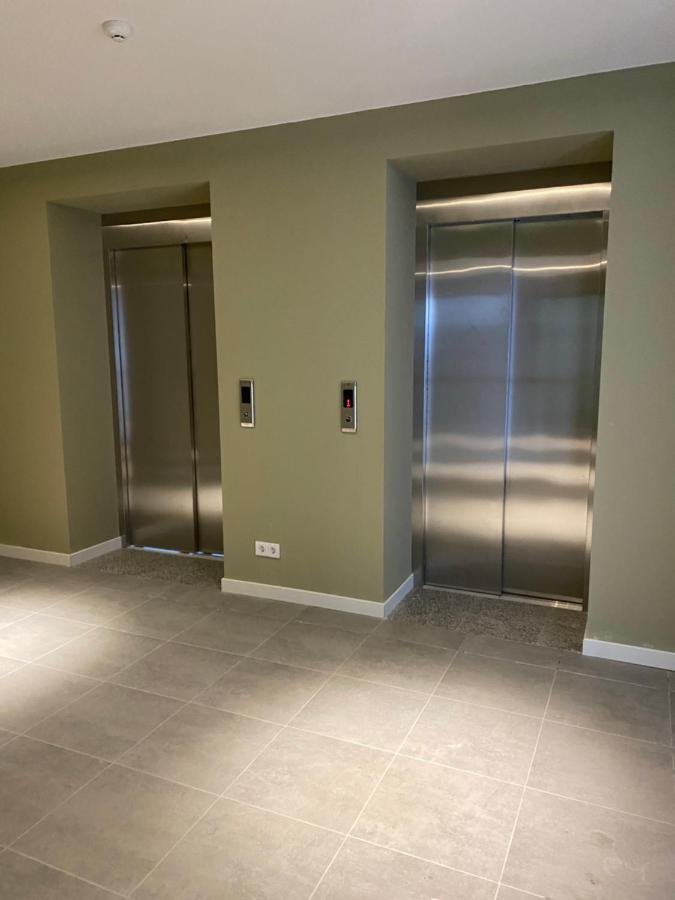 Twins Apartment Deluxe, New 구다우리 외부 사진